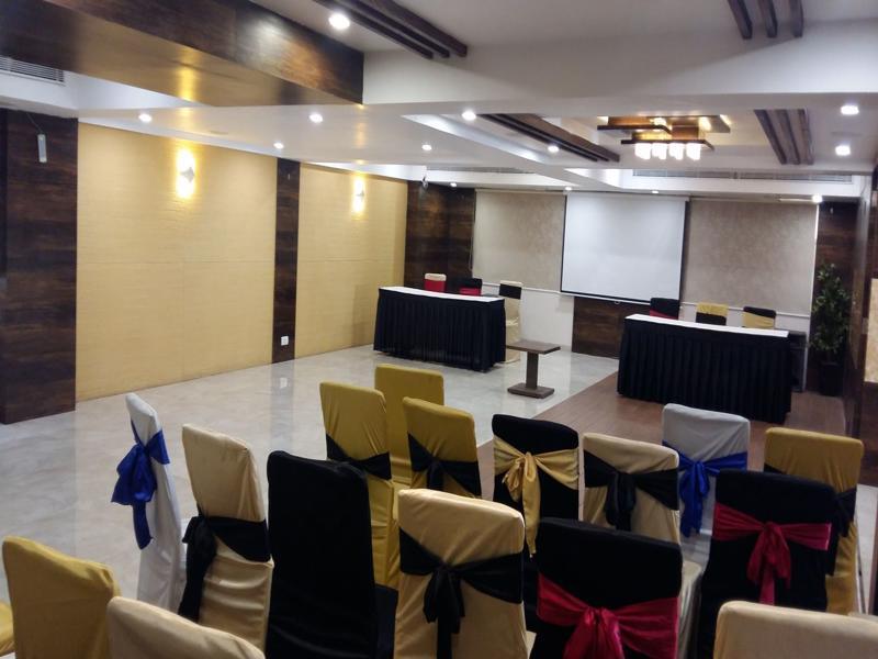 Pride Biznotel Vadodara Exterior photo
